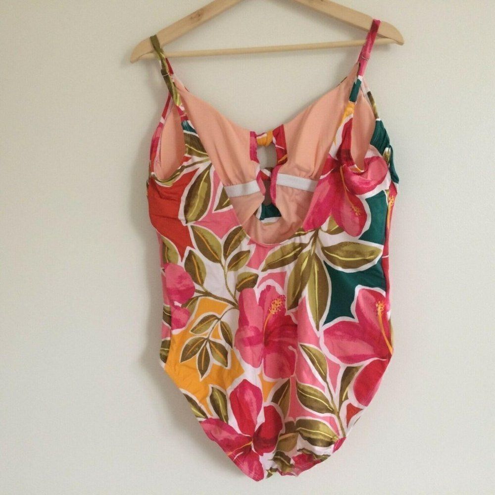 Beach Betty Swimsuit Large Miracle One Piece Floral Tropical Vacation Resort - Picture 2 of 7